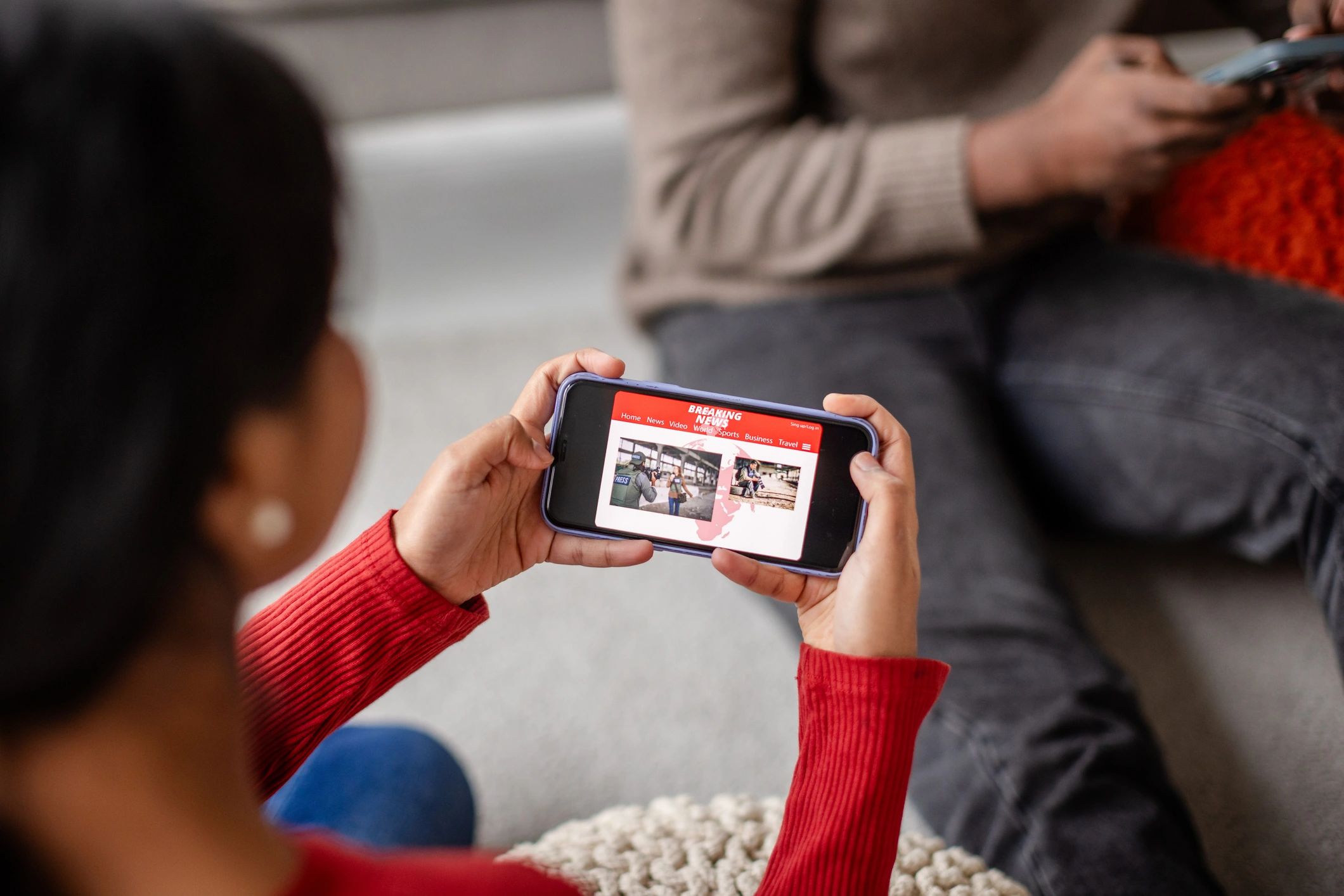 client viewing photos online